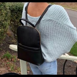 Meet your Posher, Troy